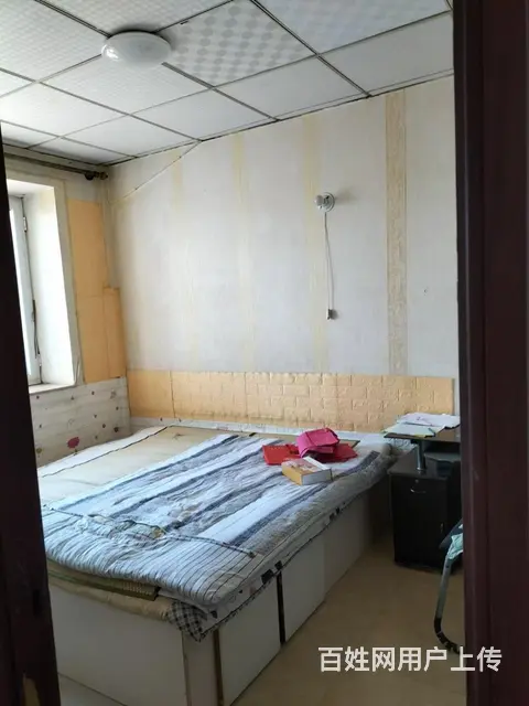 出租万达附近黄河小区步梯6楼，一室一厅，40平！热水器 空调 - 图片 2