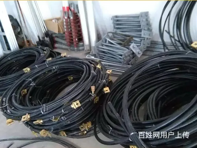 淄博高价回收太阳能发电板，光伏发电板，电池 逆变器 - 图片 5