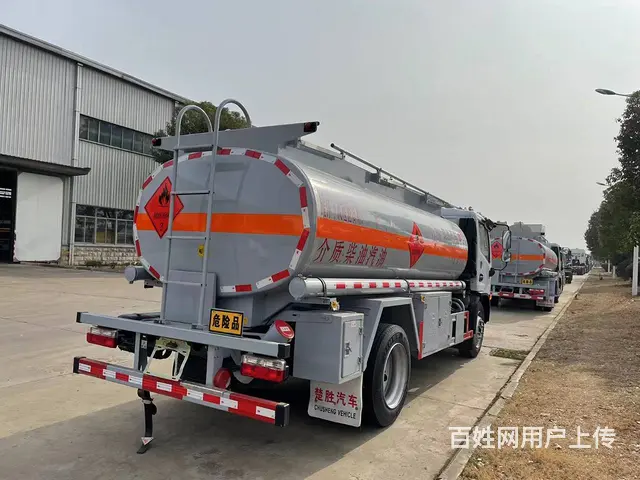 国六东风福瑞卡8吨加油车楚胜8.5方油罐车多少钱 - 图片 2