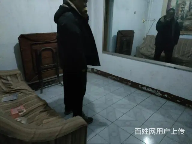 主席像西，一楼，二室一厅，双气，有后院。 - 图片 4