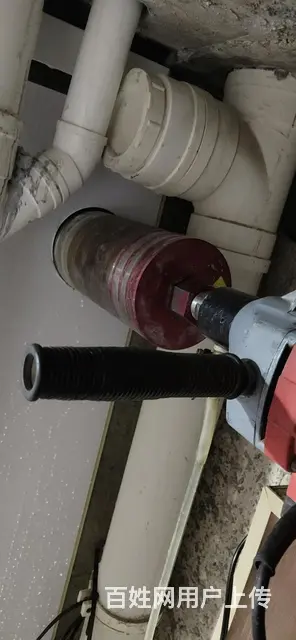专业打孔:空调孔热水器烟机排烟孔冷热水管孔排水孔 - 图片 1