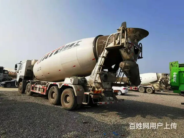 急售17年二手豪沃搅拌车 380马力 大20方 - 图片 8