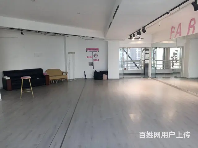 五一广场五一新干线110平工作室 - 图片 5