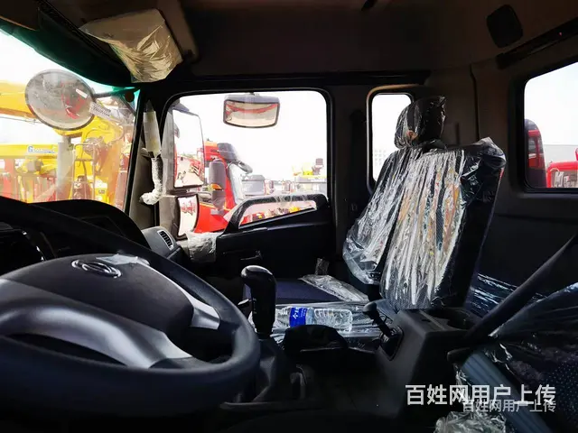 国六东风270马力雷萨12吨双泵随车吊 柱赛齿轮双泵合流 - 图片 6