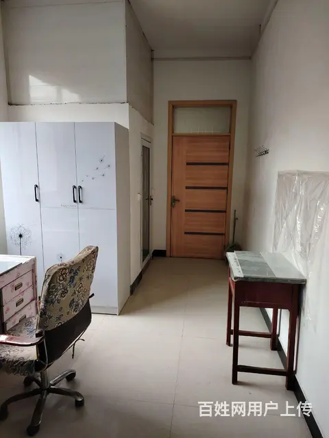 单间出租有停车位 - 图片 2