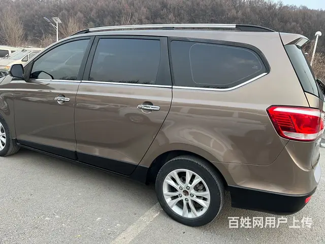 带天窗的宝骏730 - 图片 3
