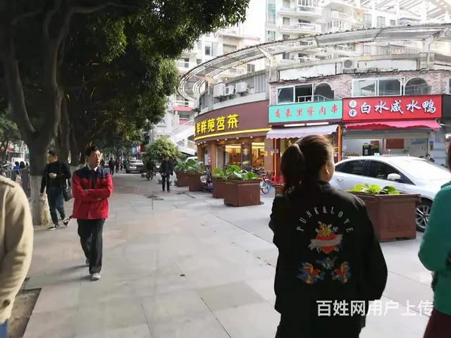 转角  便宜直租  错层结构  大门宽 公交附近.. - 图片 1
