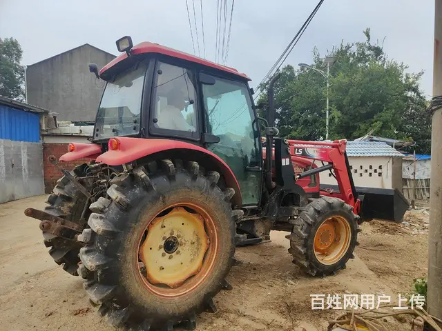乐星拖拉机，带铲车 - 图片 2