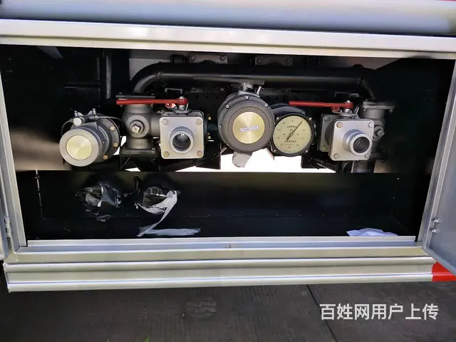 厂家直销东风天锦国五12吨至15吨油罐车 - 图片 3