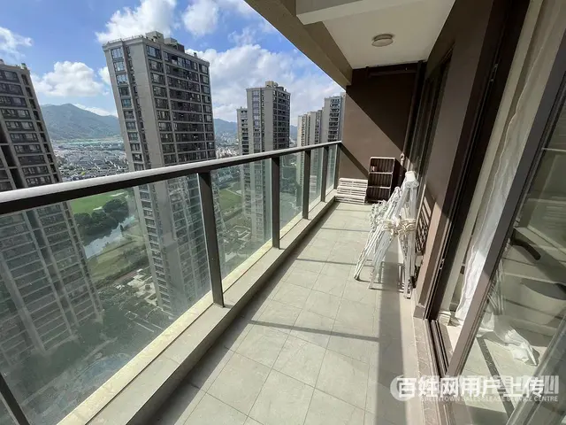 翠湖香山 精装82平2房227万 中高楼层 看高尔夫景观 - 图片 1