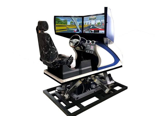 新出款式三屏动感汽车驾驶模拟器高等学校驾校适用真实