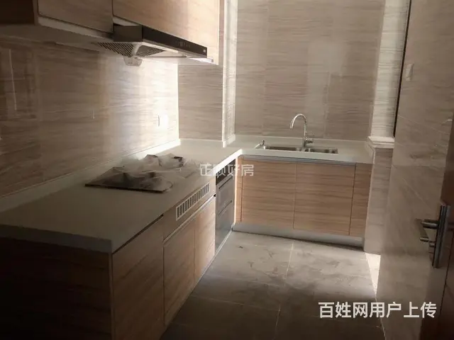 湖心新城省级中小房电梯中层东南向3房2卫性价比高看小区园林 - 图片 1