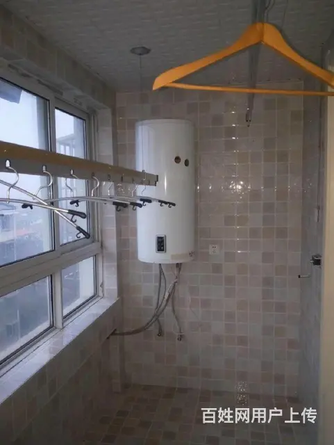 32万百大旁中安小区，三室两厅一卫，高性价比住宅，交通便利 - 图片 3