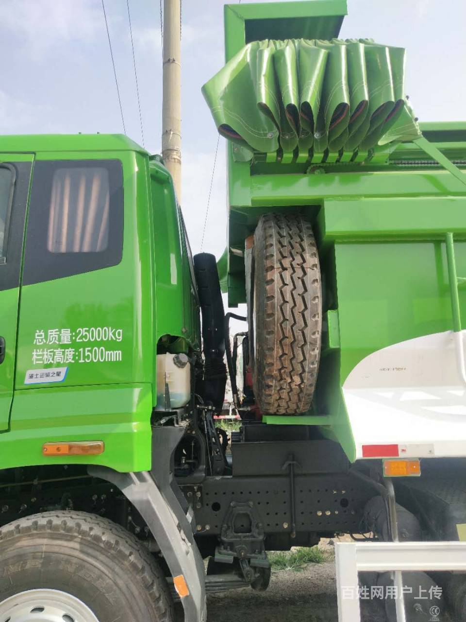 欧曼库存渣土车 5.6米u型斗375马力后八轮国五