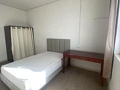 宁陵单间出租，室内带独立配置齐全，冰箱家电一应俱全。房租便宜