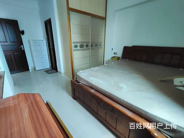 维多利亚酒店后面的小产权电梯房 - 图片 2
