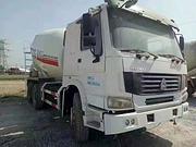 出售二手豪沃后八轮搅拌车 大12方   车况好