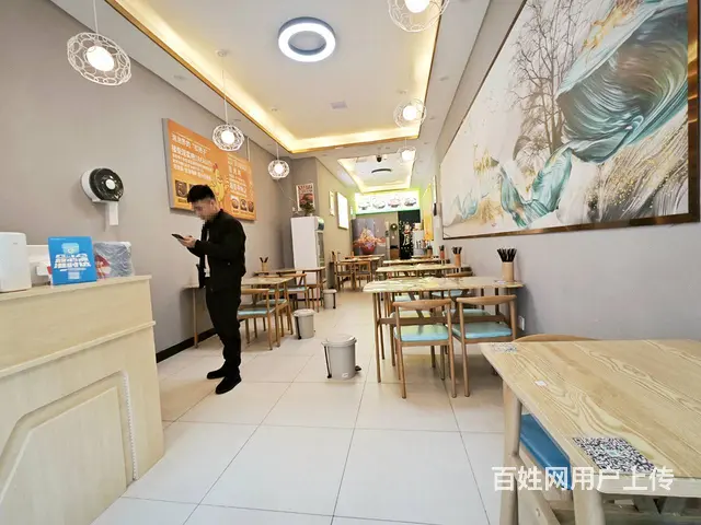 （老板本人）麓谷工业园、成熟小区出入口品牌餐馆3.8万急转 - 图片 3