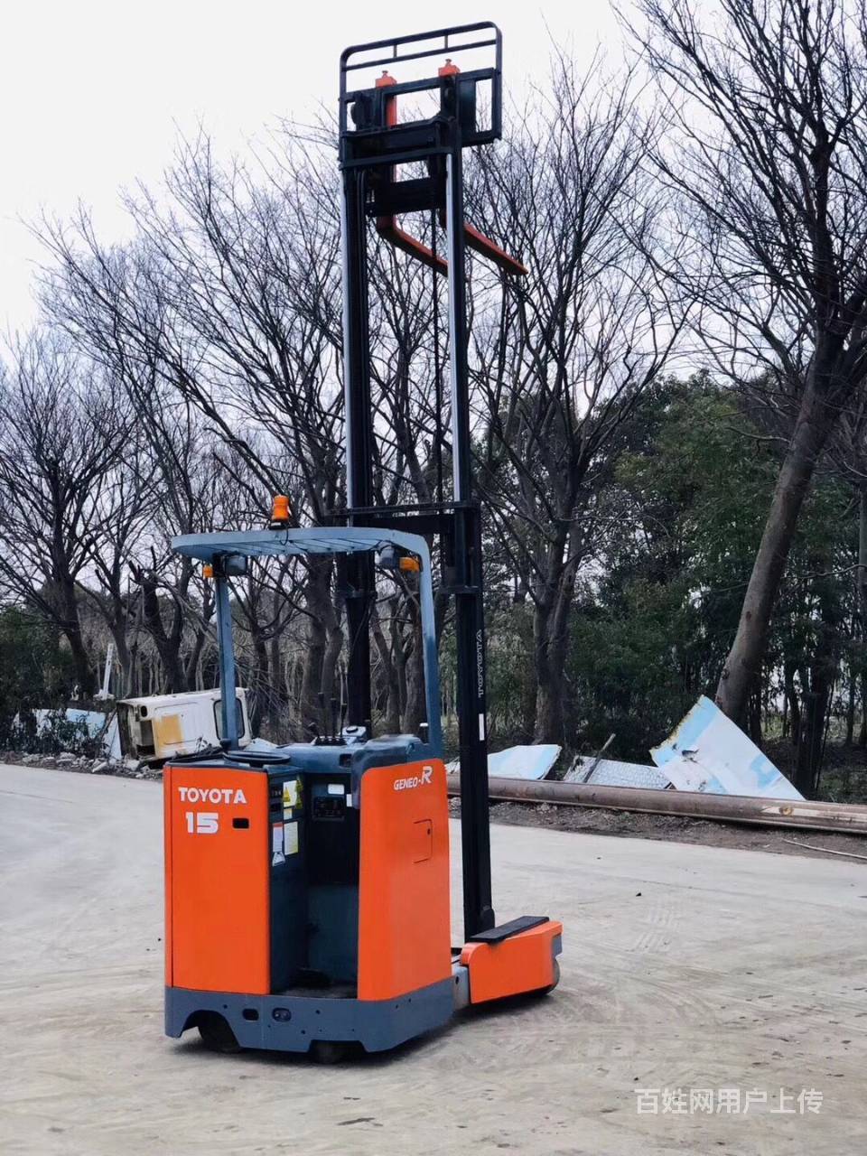 举高4米5米前移式电动叉车,仓储货架堆货二手叉车
