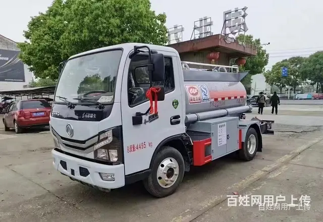 国六东风蓝牌运油车 全国送车到家的图片