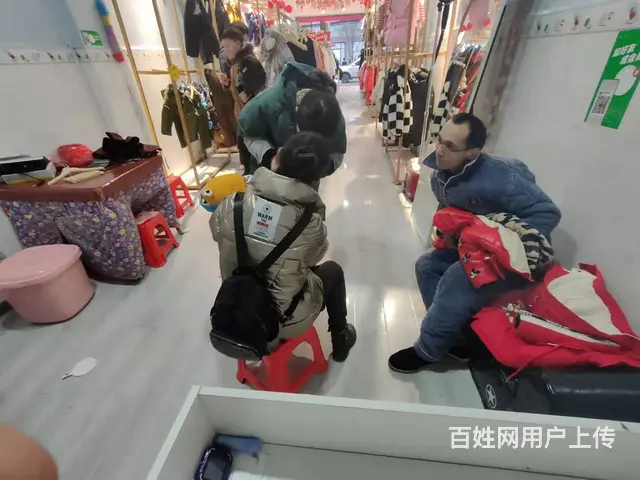 位置优越  邵阳市新邵县龙溪铺镇48平童装店转让 - 图片 5
