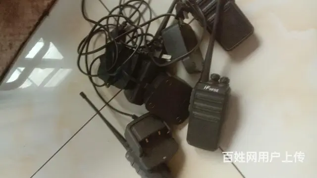 卖一组对讲机四个 - 图片