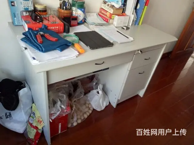 书桌（办公桌） - 图片 1