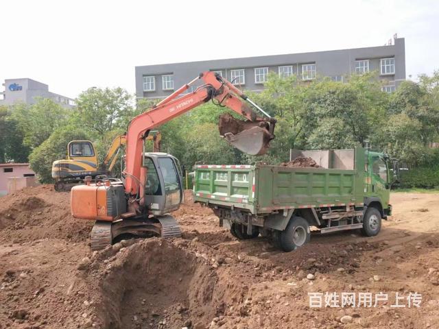 宝鸡太白专业挖掘机培训点击了解的图片
