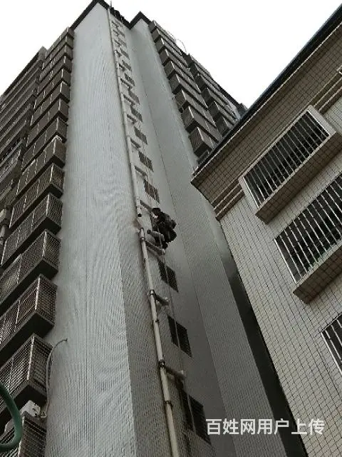 外墙高空清洗，蜘蛛人安装作业 - 图片 1
