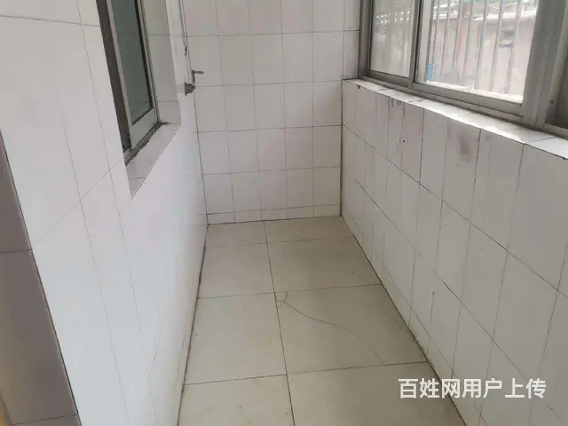龙山小区南区 39万 3室1厅1卫 普通装修，难得 - 图片 1