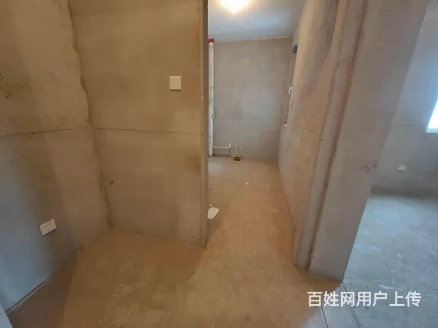 永辉花园对面 君悦豪庭 毛坯两居随意装修 老证带地下室 - 图片 7