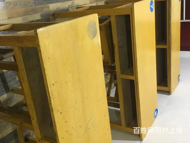 课桌椅 - 图片 1
