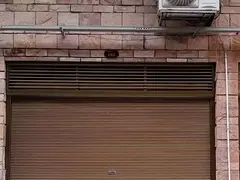 一楼车库带阁楼出租