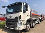 东风柳汽小三轴铝合金运油车 加油车全国供货