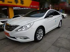 现代索纳塔 2013款 2.0L 自动 DLX尊贵