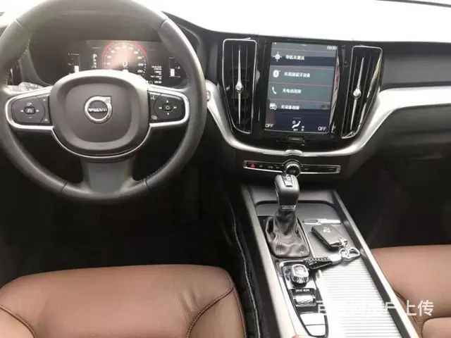 沃尔沃XC60 2020款 2.0T 手自一体 T5 四驱智 - 图片 9