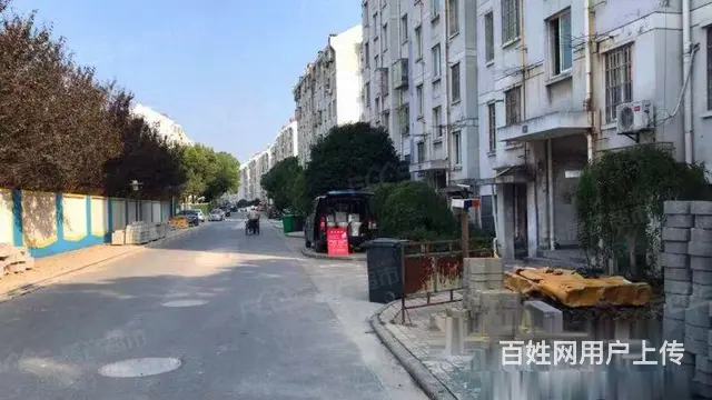 泾水公寓一期，电梯大平层简单装修，有钥匙随时看的图片