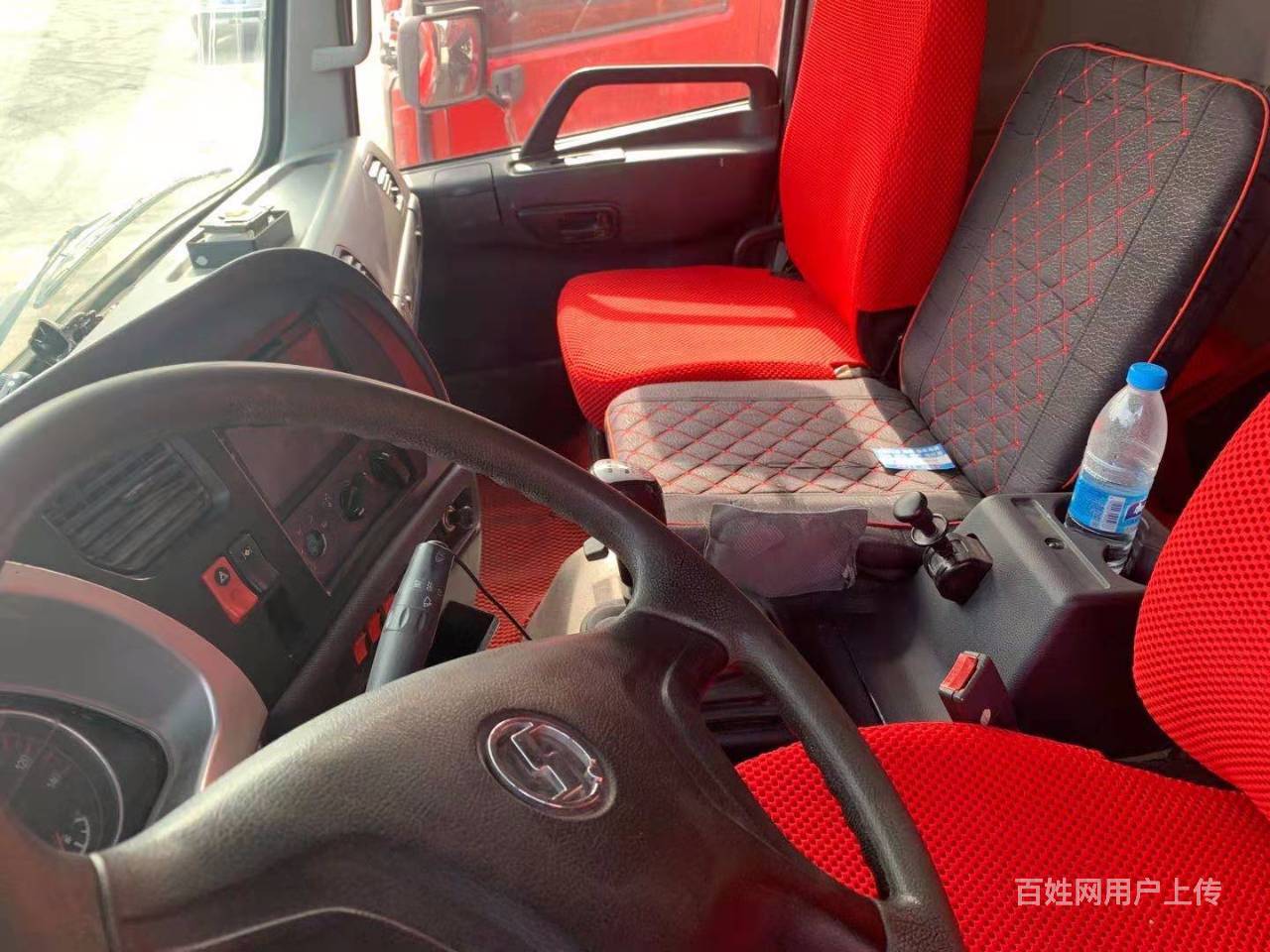 18年国五轩德x6轻量化前四后八6米箱300马力