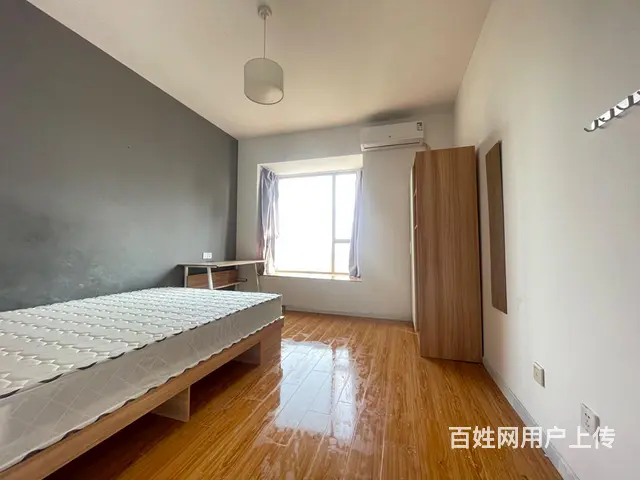 单身公寓，压一付一，带大阳台 - 图片 1