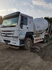 18年二手豪沃搅拌车 大14方 后八轮 340马力