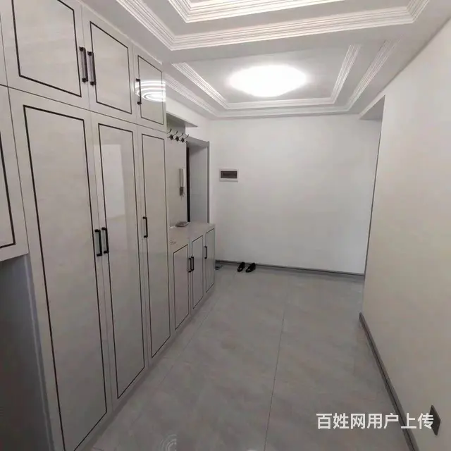 新市医院附近精装修步梯5楼边屋南北通透，热水器， - 图片 2
