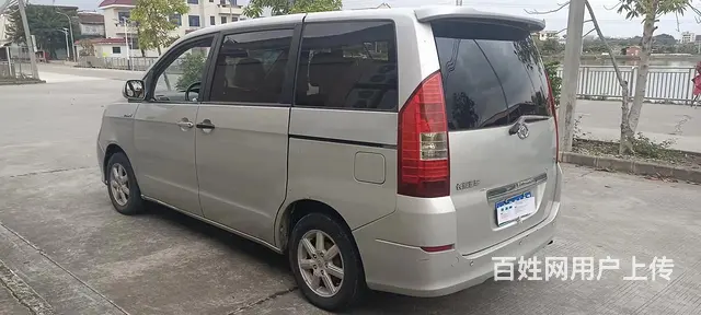 长城嘉誉7座面包车 - 图片 6