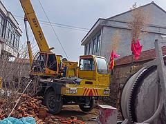 建筑吊车