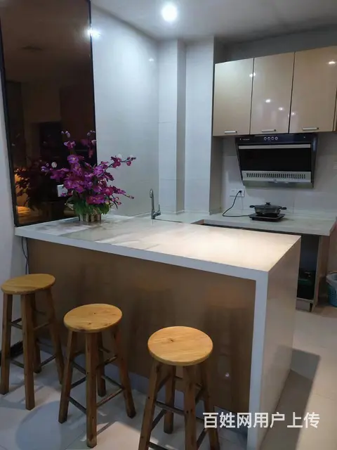 【搞定了！】单身公寓家具齐备，拎包入住小区免费停车 - 图片 1