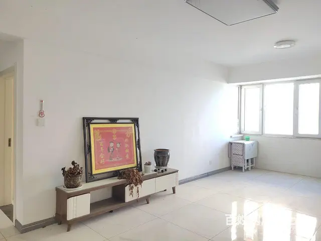 龙驰御园，电梯7楼，阴阳格局，没怎么住 - 图片 1