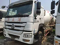 贵阳出售14年二手豪沃搅拌车 大14方， 国四