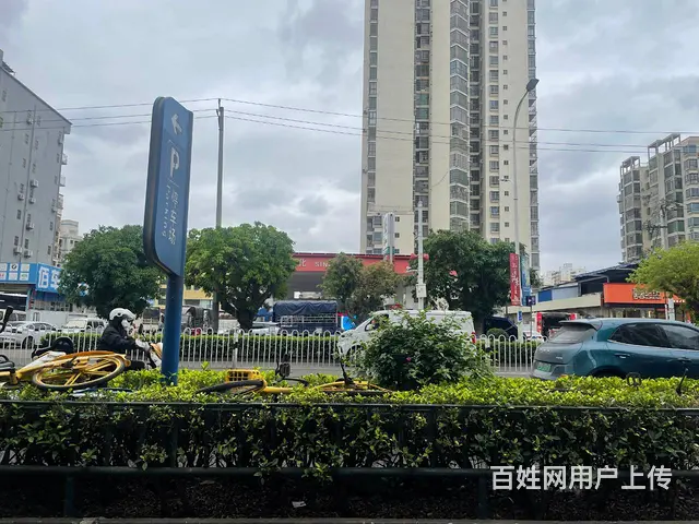 （51旺铺推荐）中山南路9平方小吃店转让 带外摆 - 图片 1
