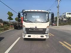特价 4.2米重汽豪沃蓝牌汽瓶运输车可分期 包上户