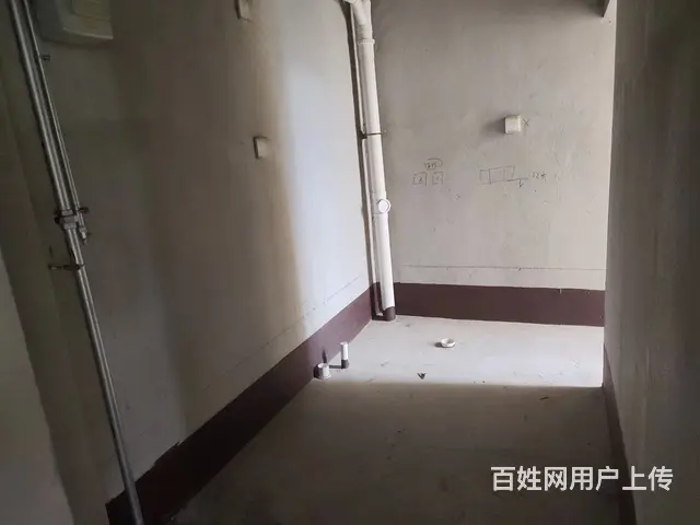君悦兰亭 小高层 证过两年 双气入户 客厅通阳台 新房未装修 - 图片 4