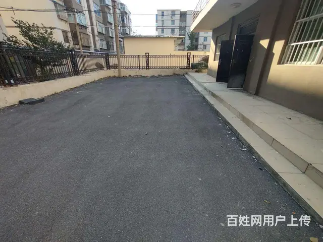 新华北街 建民小区 一楼带100平方大院 - 图片 1
